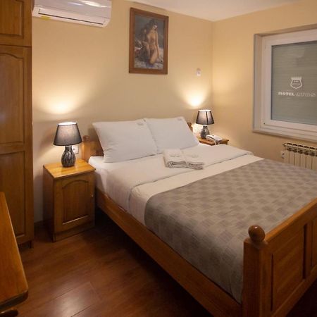 Motel Atos Лакташи Экстерьер фото