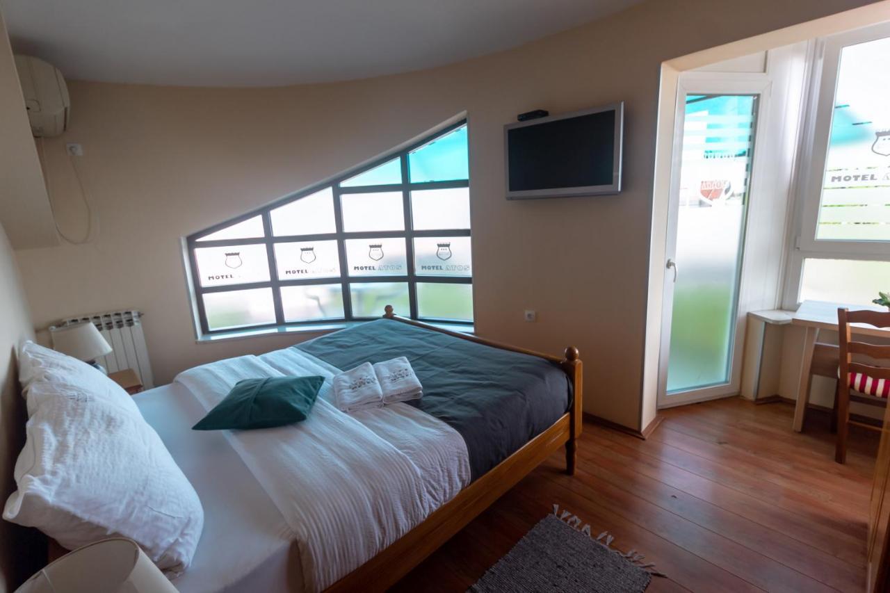 Motel Atos Лакташи Экстерьер фото