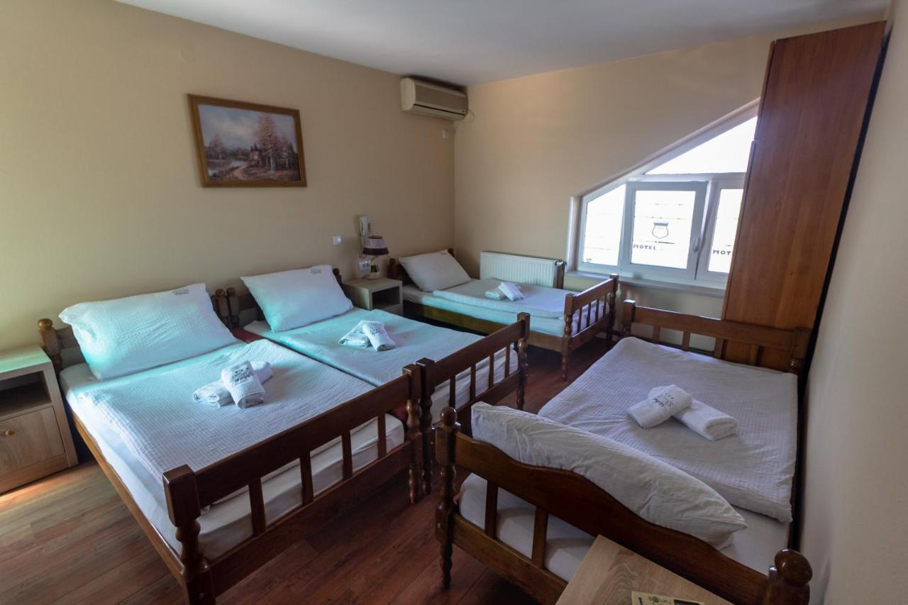 Motel Atos Лакташи Экстерьер фото