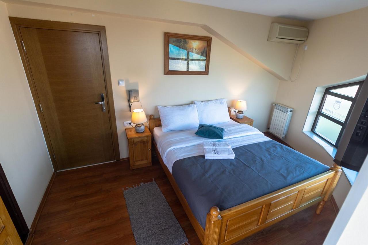 Motel Atos Лакташи Экстерьер фото