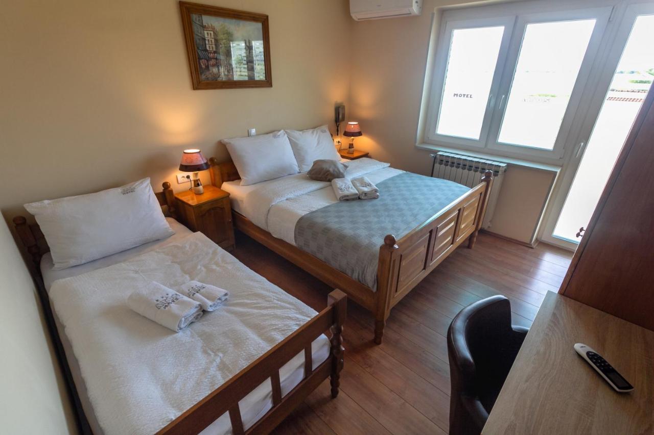 Motel Atos Лакташи Экстерьер фото