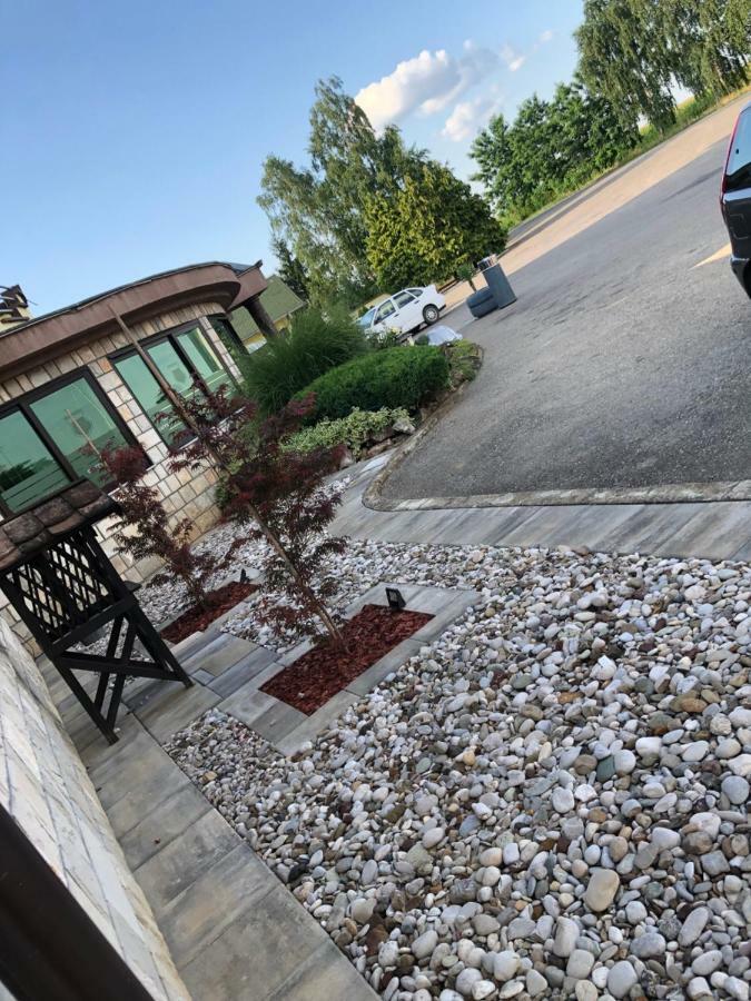 Motel Atos Лакташи Экстерьер фото
