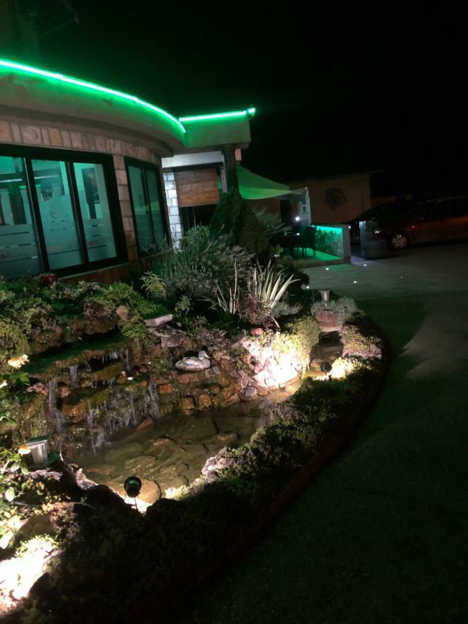 Motel Atos Лакташи Экстерьер фото